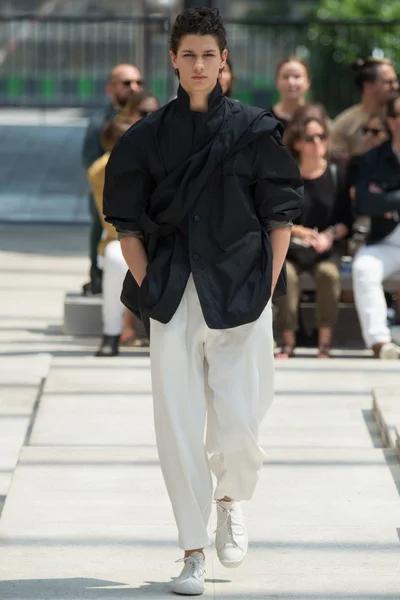 Look 14